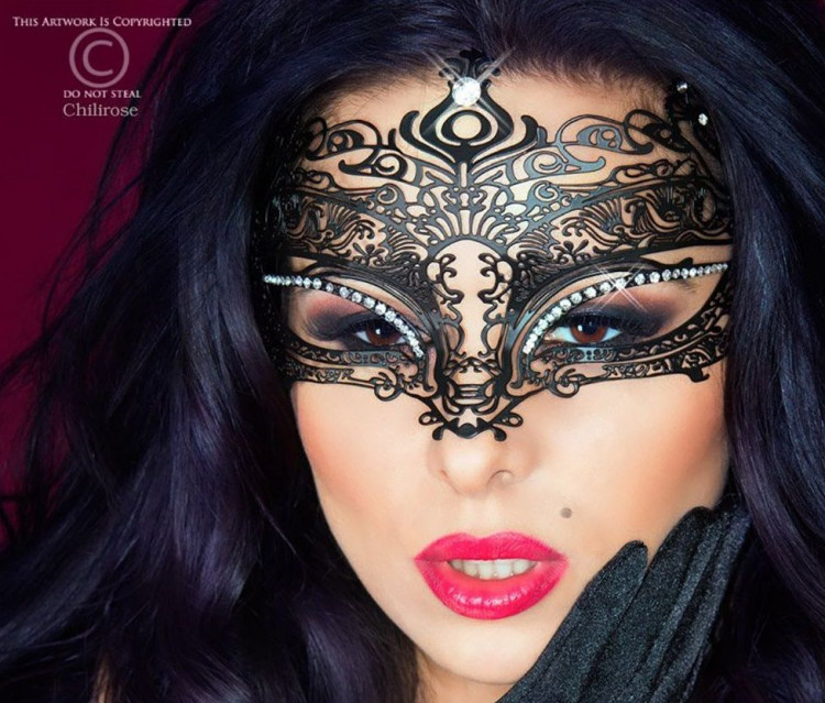 Фигурная чёрная маска Mysterious Mask